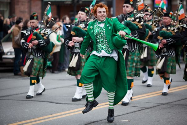 f2df4_nyc_st._patrick_s_day_parade_route_2013_St-Patrick-Parade-New-York